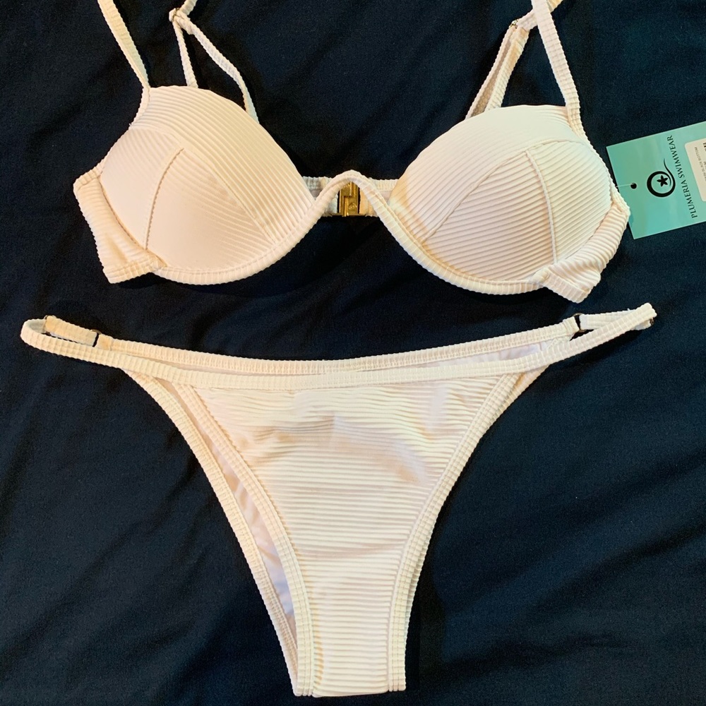 Plumeria White Underwire Bikini